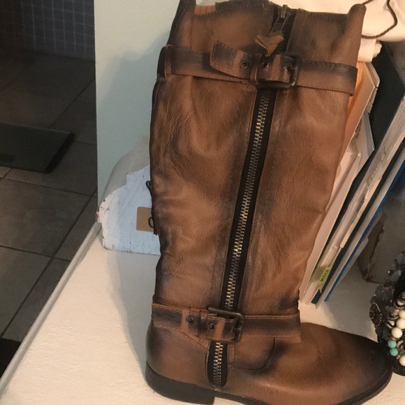 Boots - Picture 3 of 3